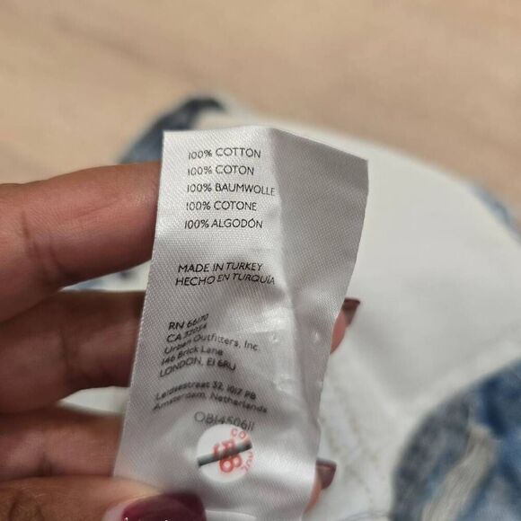 Free People Shorts Womens 26 Blue Denim Distressed 100% Cotton Casual Button-Fly - Picture 6 of 8